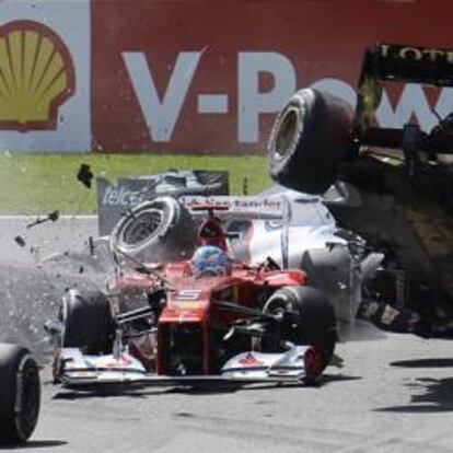 Fernando Alonso ha sufrido un accidente en el GP de Bélgica