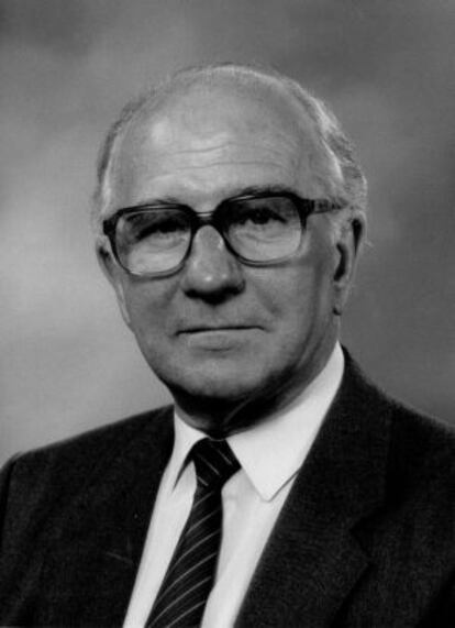 George Gray, científico que desarrolló la tecnología del cristal líquido.