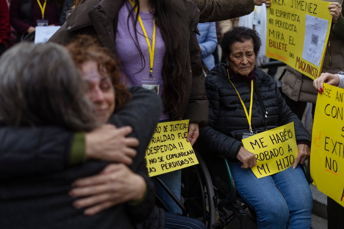 More than 2,000 people in Huelva demand to “know the truth” about the Adamuz accident out of respect for the victims and to avoid another tragedy | News from Andalusia More than 2,000 people in Huelva demand to “know the truth” about the Adamuz accident out of respect for the victims and to avoid another tragedy | News from Andalusia