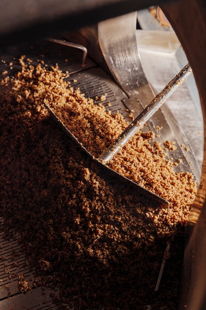 Los restos del cereal (el bagazo) tras el proceso de elaboración de la cerveza.