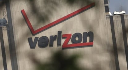 Fotograf&iacute;a del logotipo de la operadora de telecomunicaciones Verizon. EFE