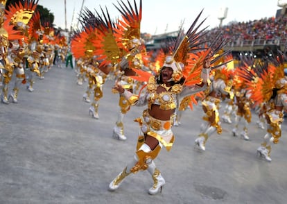 Actuación de la escuela Mocidade durante la segunda noche del Carnaval de Río de Janeiro.