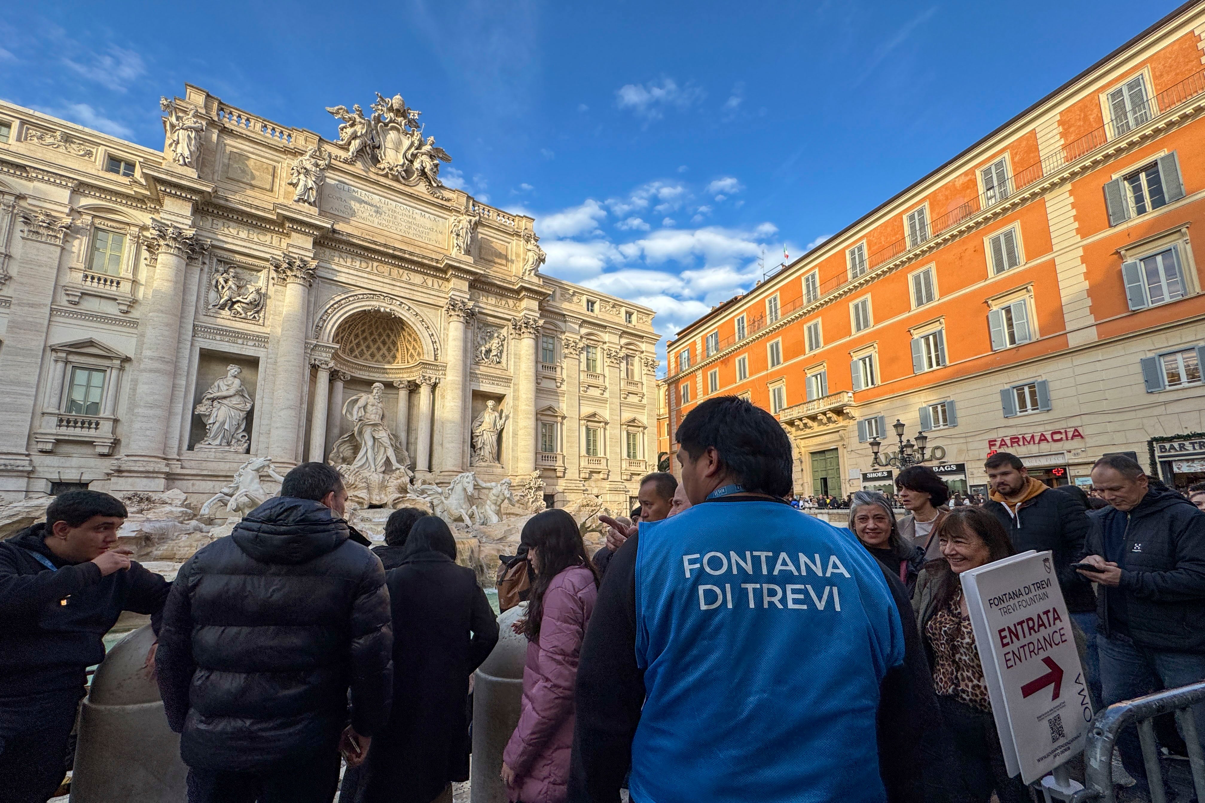 Visitar la Fontana de Trevi dejará de ser gratis para los turistas: costará dos euros a partir de febrero