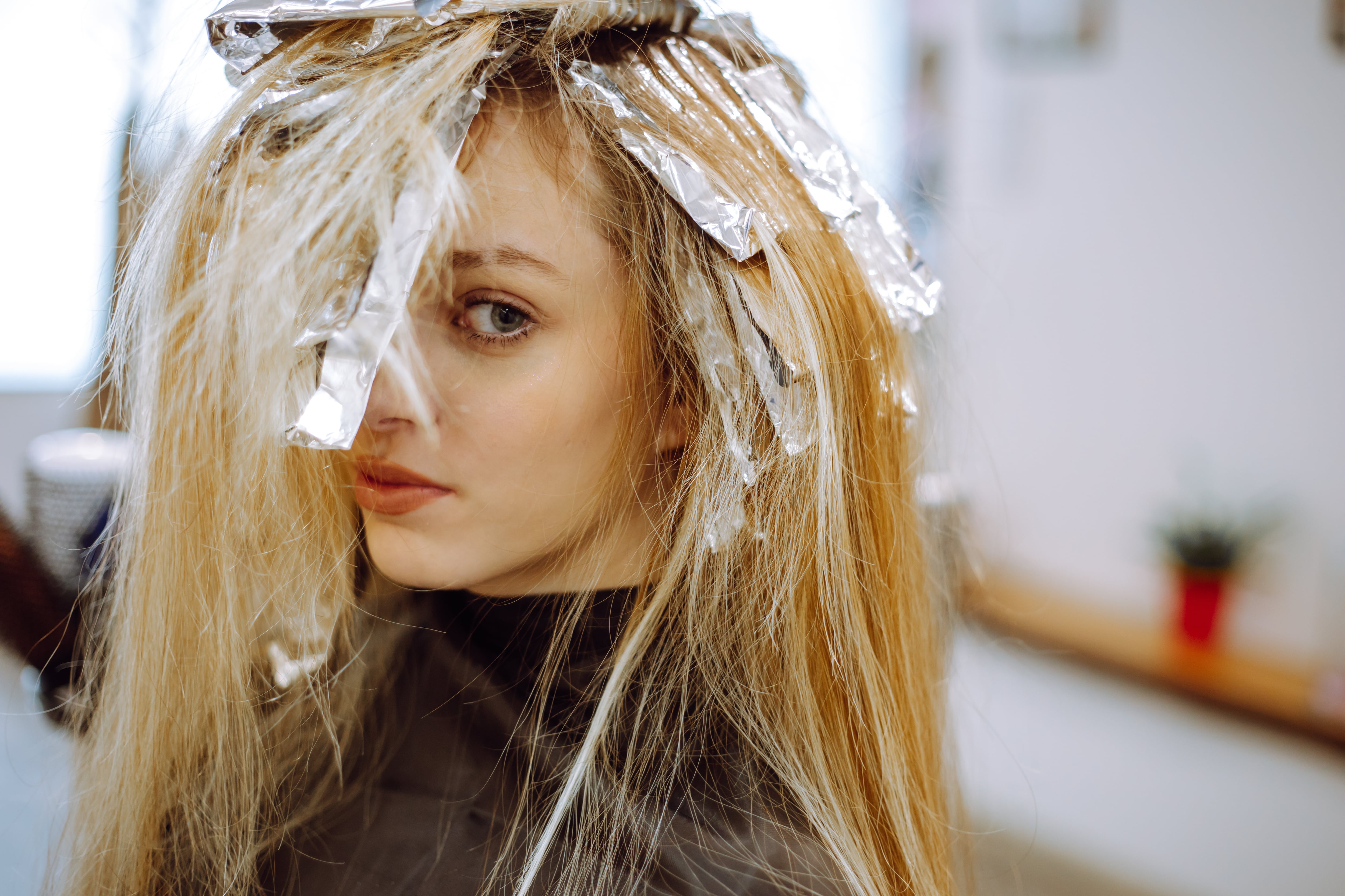 No todo es ‘balayage’: cómo conseguir unas mechas con dimensión (y cómo pedirlas bien en la peluquería)