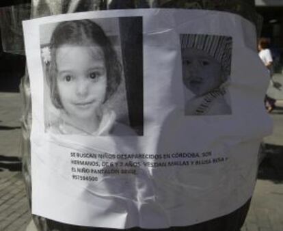 Carteles con fotografías de los hermanos Ruth y José Bretón Ortiz colocados en las calles de Córdoba, tras su desaparición.