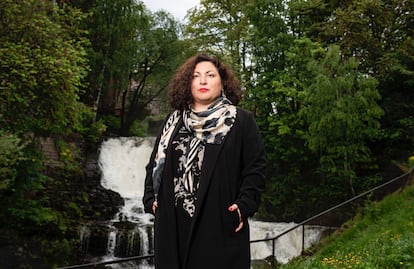 Alexandra Koren, mujer chilena que llegó de pequeña a Noruega, retratada para el proyecto 'Exiliadas'. Imagen cedida.