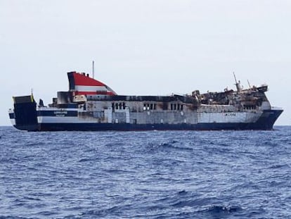 Traslado del ferry &#039;Sorrento&#039; a Sagunto. 