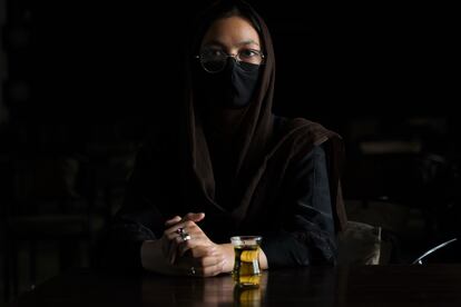 Dewa, de 17 años, durante su entrevista en Kabul con EL PAÍS.