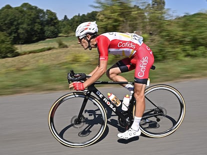 Guillaume Martin, durante la octava etapa del Tour de Francia.