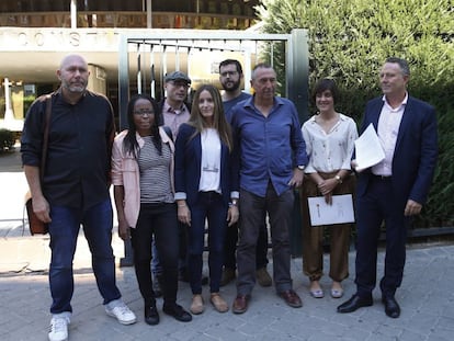 Los diputados de &#039;Comprom&iacute;s-Podemos-EUPV&#039; a su salida del Registro del Tribunal Constitucional