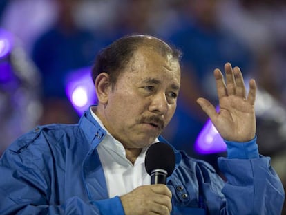 Daniel Ortega, en la inauguraci&oacute;n del nuevo estadio de b&eacute;isbol en Managua este jueves. 