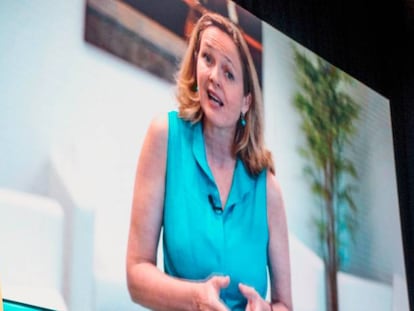 La vicepresidenta primera y ministra de Asuntos Económicos y Transformación Digital, Nadia Calviño, en el 35 Encuentro de la Economía Digital y las Telecomunicaciones de Ametic.