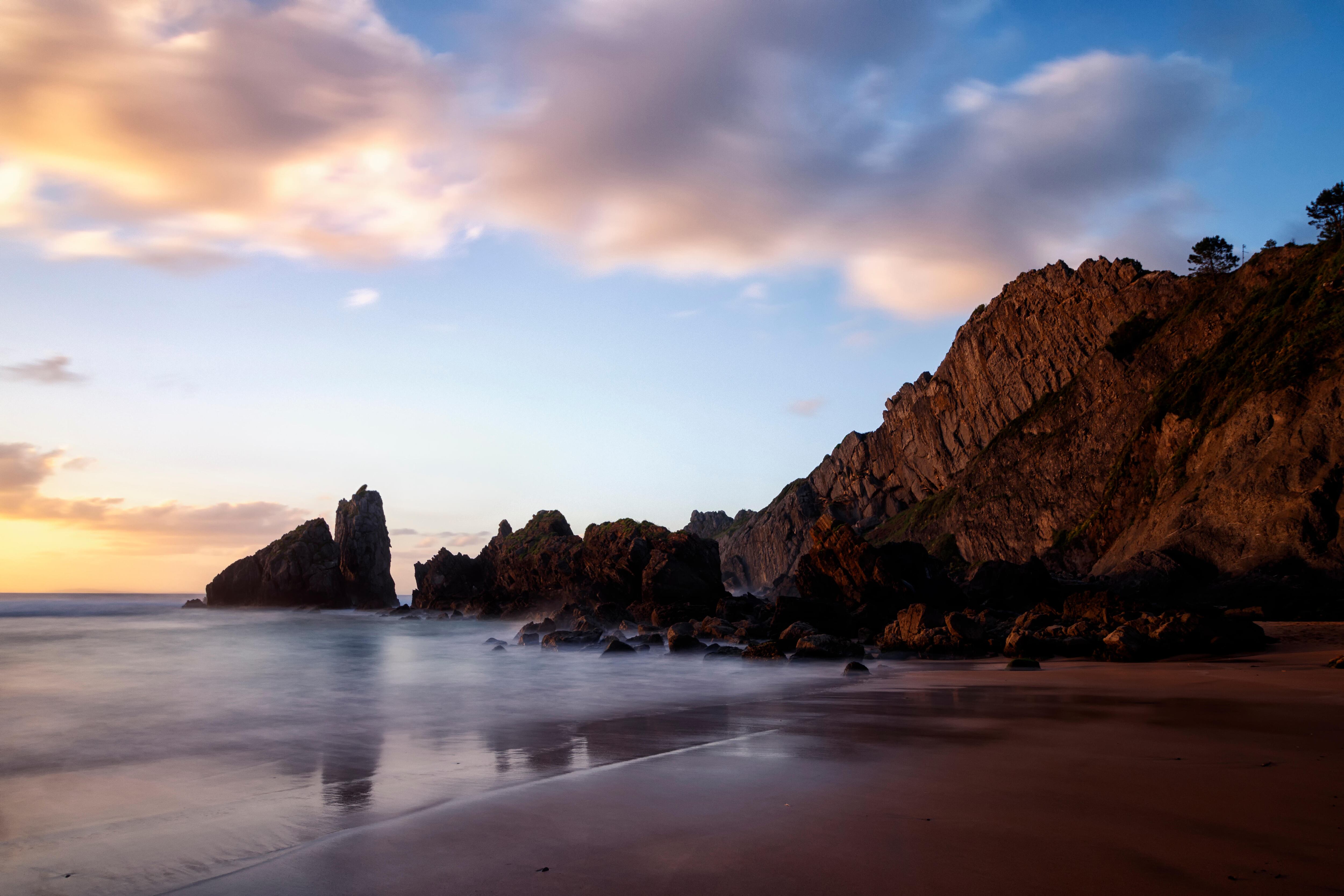 Atardecer en la playa de Laga (Ibarrangelu, Bizkaia).