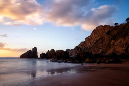 Atardecer en la playa de Laga (Ibarrangelu, Bizkaia).