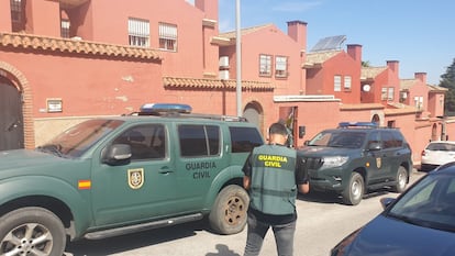 Agentes de la Guardia Civil que ha participado en la operación contra el narcotráfico en el Campo de Gibraltar, este martes.