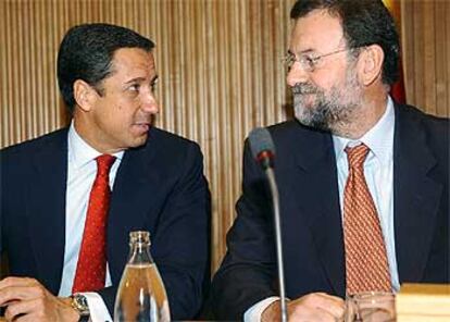 Zaplana y Rajoy, durante la reunión preparatoria del Congreso del partido.