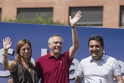 Carme Chacón, con Pere Navarro y Manuel Bustos en Sabadell.
