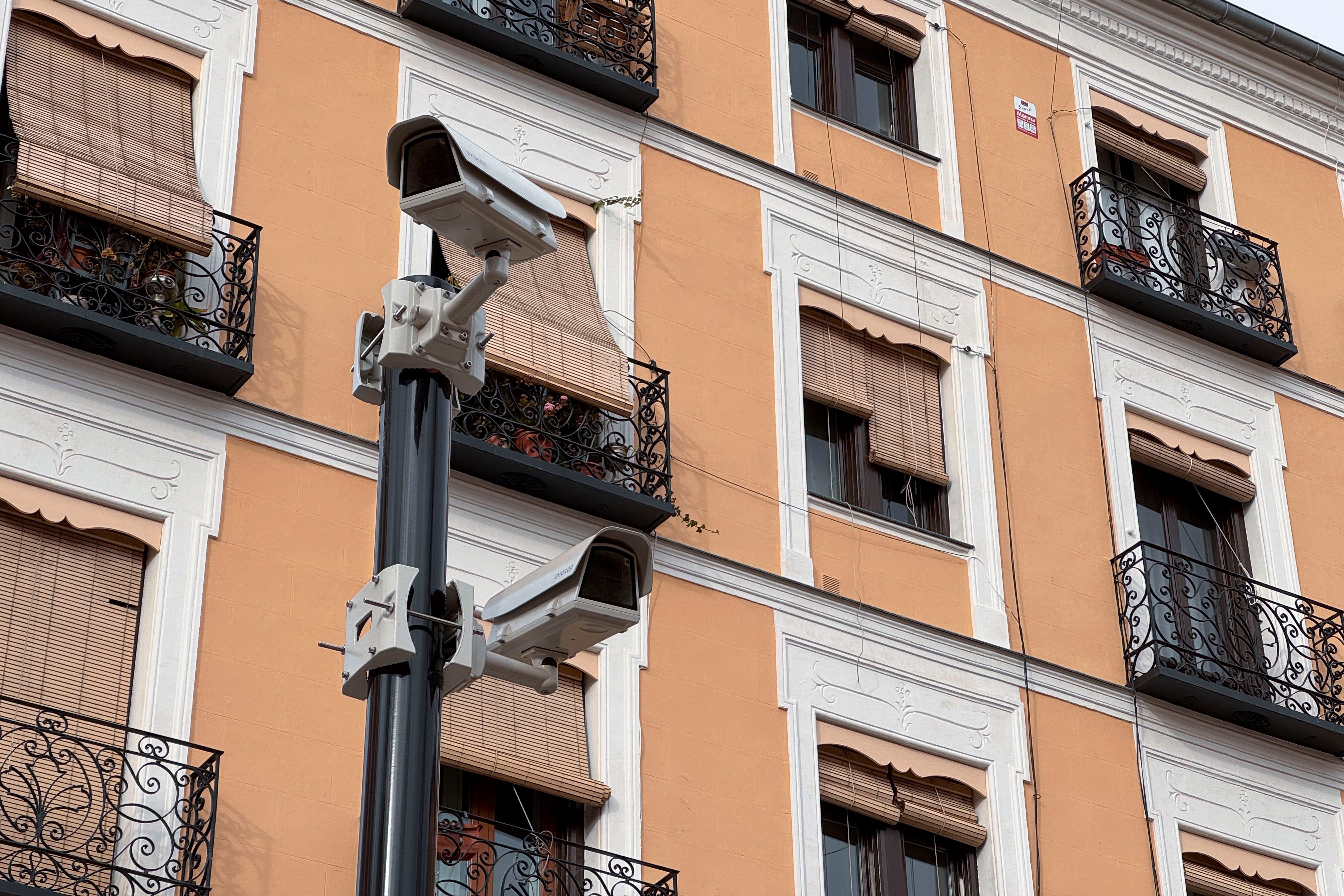 Madrid amplía a la plaza del Dos de Mayo su red de cámaras con inteligencia artificial