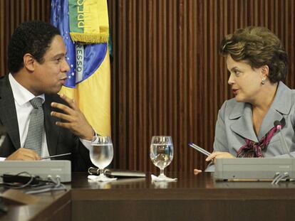 La presidenta Rousseff con Orlando Silva, ministro de Deportes, el pasado mayo.
