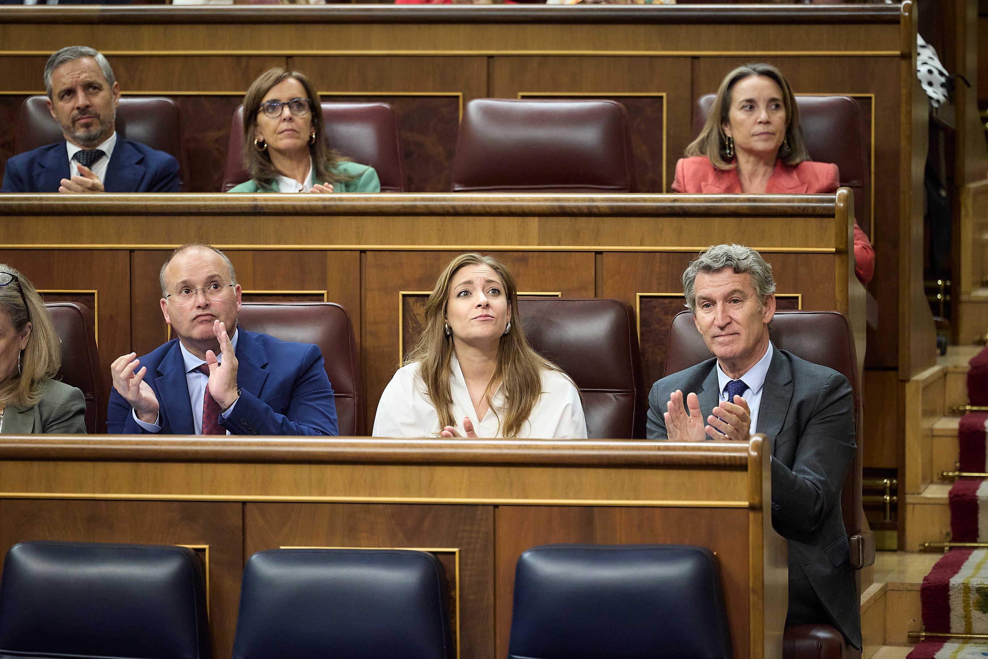 Jornada frenética en el Congreso: un diputado del PP ausente, un acuerdo a última hora con Podemos y una final del Betis