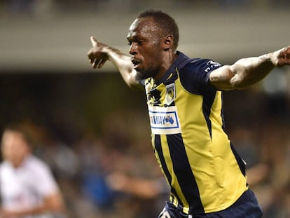 Usain Bolt en un partido con el Central Coast Mariners.