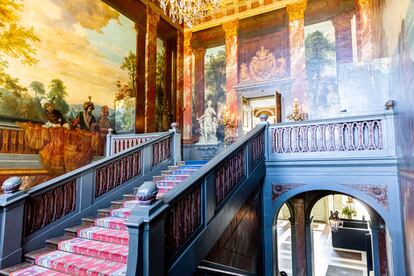 Durante la visita se puede disfrutar de espacios del palacio que han sido parcialmente renovados, pero conservan la esencia histórica.