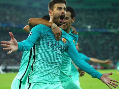 Piqu&eacute; celebra el seu gol al Borussia Park.