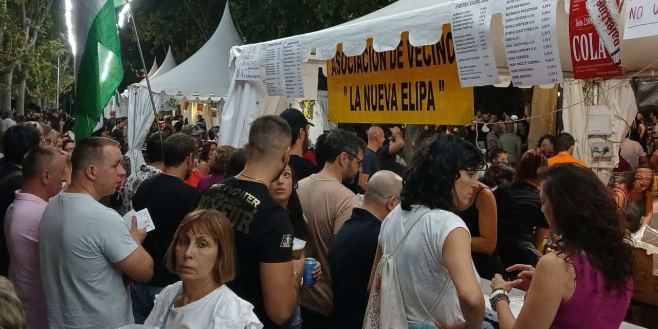 Sin concierto ni baile: los vecinos de Ciudad Lineal se quejan de su Junta por suprimir actividades del programa de las fiestas de La Elipa