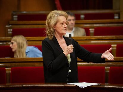 La consellera Vilallonga al Parlament.