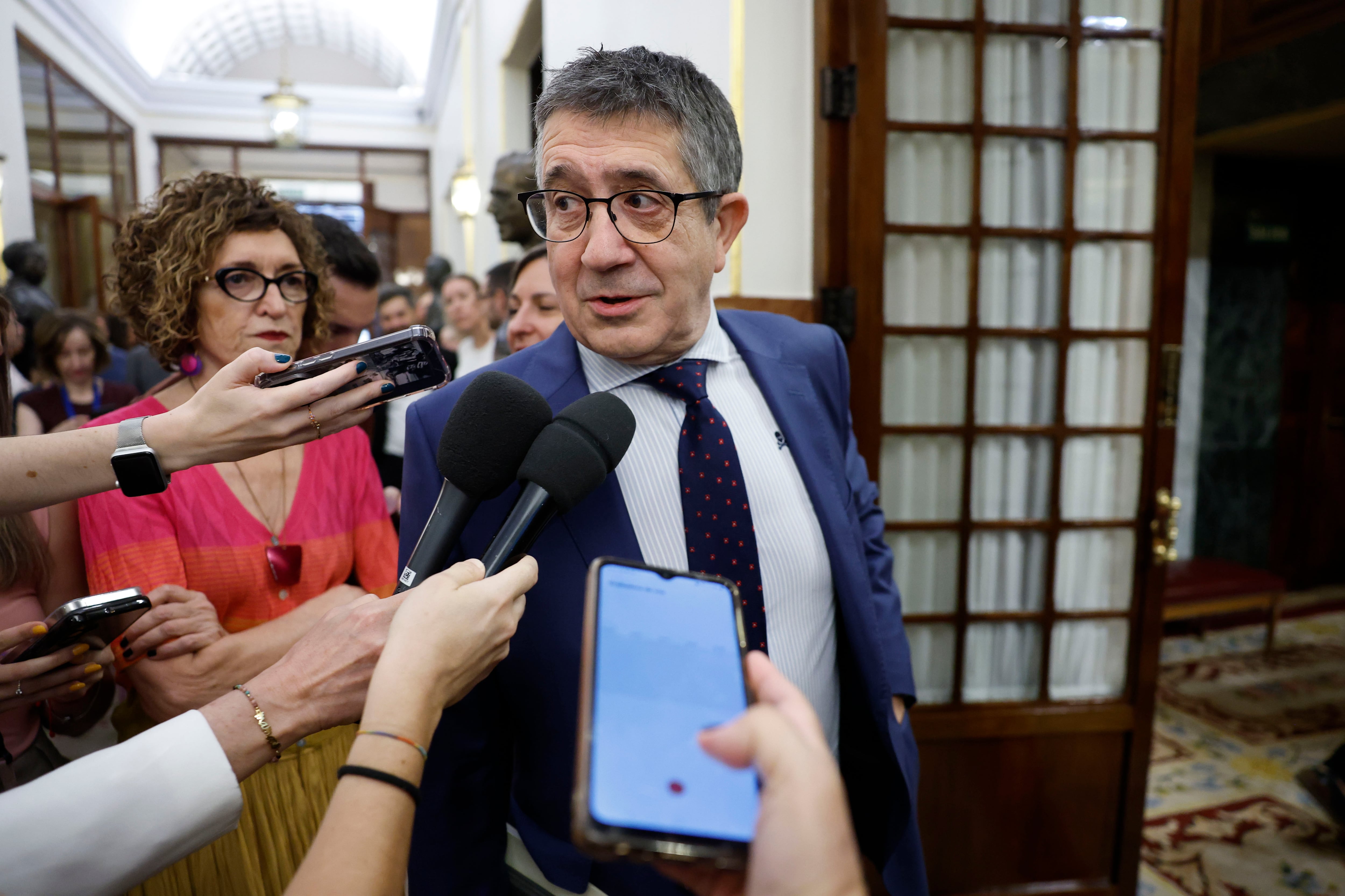 Patxi López responde a Felipe González tras pedir a Sánchez que dimita o convoque elecciones: “Que lo hubiera hecho él cuando le tocaba”