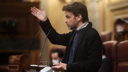 El presidente del grupo parlamentario de Unidas Podemos, Jaume Asens, interviene durante la sesión plenaria en el Congreso en Madrid, este martes.