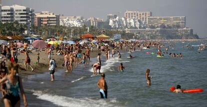 Vista de la playa de La Carihuela en Torremolinos (M&aacute;laga).