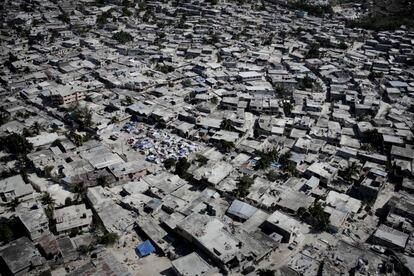 Vista de un barrio de Puerto Príncipe (Haití) al que acudieron desplazados tras el terremoto de 2010.