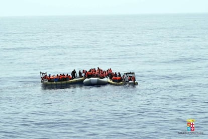 Rescate de migrantes en la ruta central del Mediterr&aacute;neo.