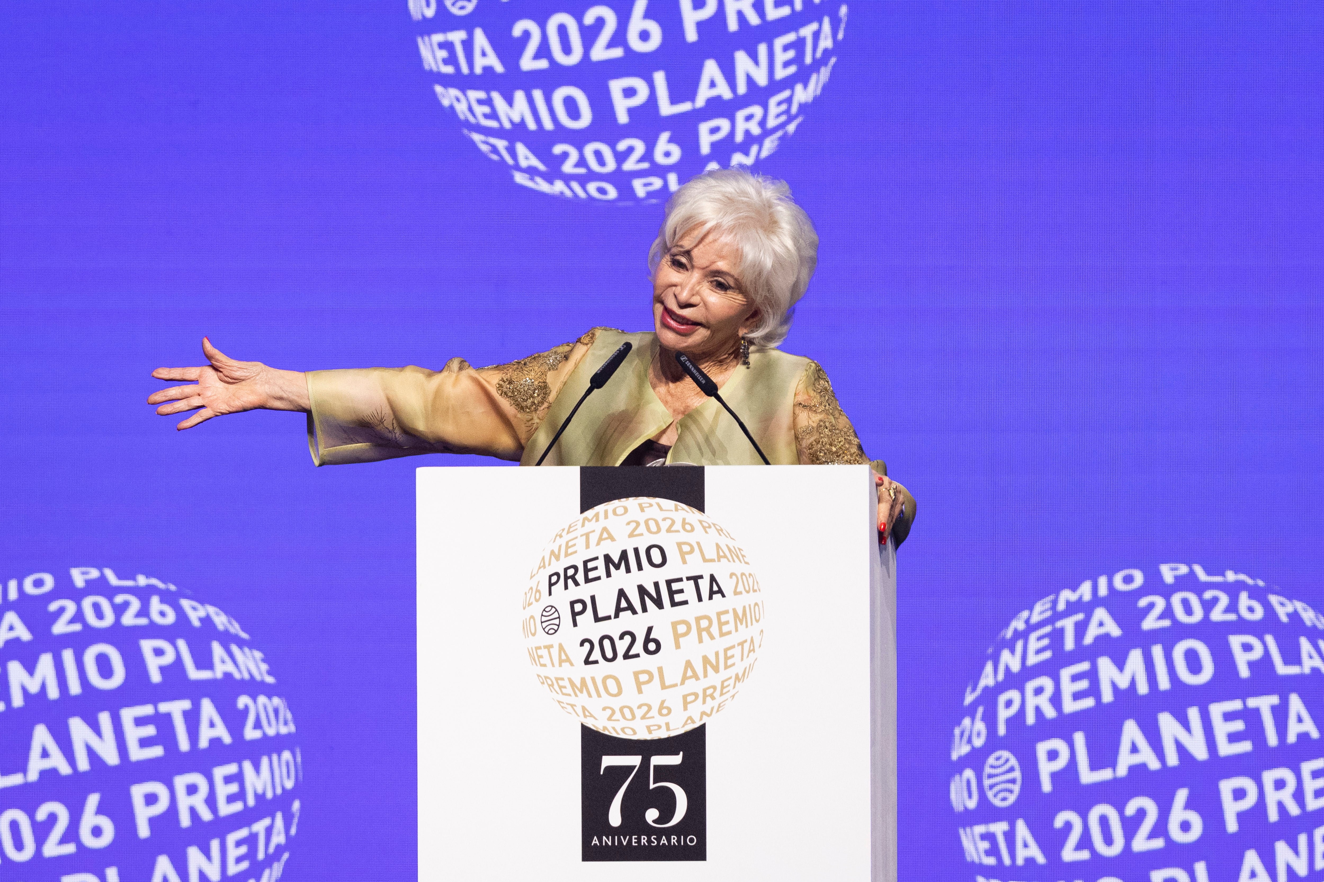 La escritora Isabel Allende gana el 75.º Premio Planeta durante la gala de entrega celebrada en la Fira de Barcelona.