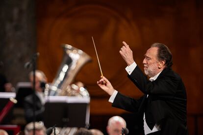 Riccardo Chailly al frente de la Filarmónica de La Scala, el domingo en el Palacio de Carlos V de Granada.