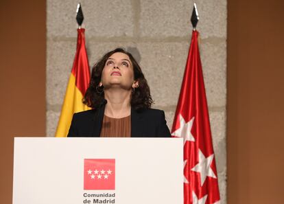 La presidenta de la Comunidad de Madrid, Isabel Díaz Ayuso, durante su comparecencia en rueda de prensa para detallar las nuevas medidas en la región ante la covid-19.