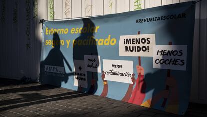 Protesta escolar pidiendo entornos seguros del colegio Asunción Rincón de Madrid.