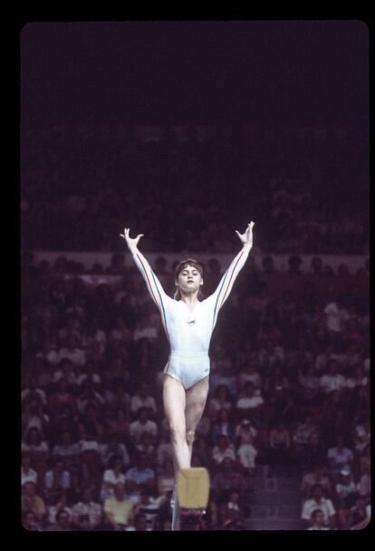 La actuación perfecta de Nadia Comaneci en 1976.