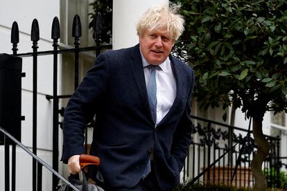 El ex primer ministro británico Boris Johnson, a la salida de su domicilio en Londres, el pasado 21 de marzo.