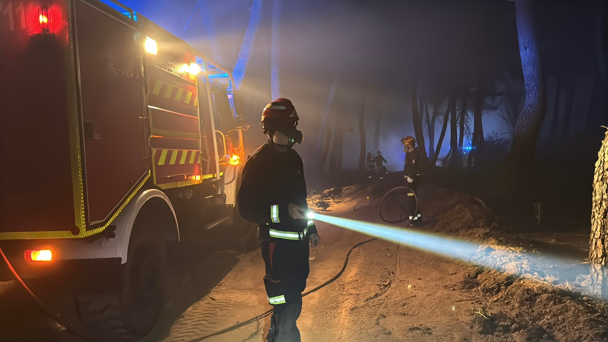 El incendio de Lozoyuela supera ya las 700 hectáreas mientras la Guardia Civil mantiene detenido al presunto autor