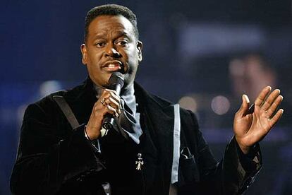 Luther Vandross durante una actuación en Los Angeles en 2002.