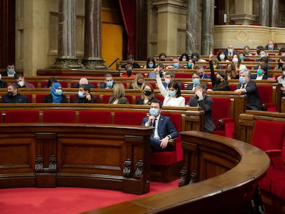 Imagen del pleno del Parlament de Cataluña, el miércoles 6 de abril de 2022, con el president Pere Aragonès.