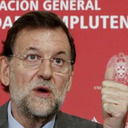 El presidente del PP, Mariano Rajoy, durante la conferencia "El futuro político de España", en la inauguración de un curso de verano de la Universidad Complutense.