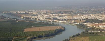 Estuario del Guadalquivir a la altura de Coria del Río.