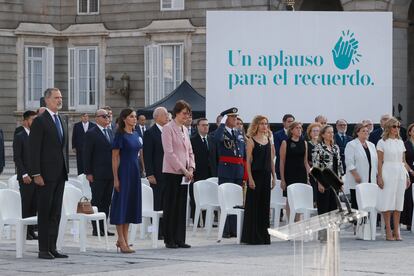 Los Reyes durante el tercer homenaje de Estado a las víctimas de la covid-19, este viernes.