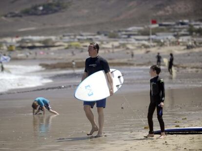 David Cameron y sus hijos en una playa de Lanzarote, el 13 de abril de 2014.