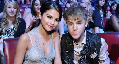 Selena Gomez y Justin Bieber en los premios Teen Choice de 2011.