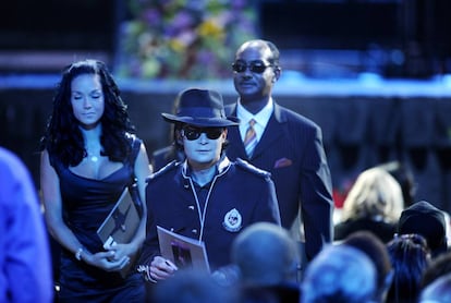 Corey Feldman, que foi amigo pessoal de Michael Jackson, no funeral do cantor, em 2009.