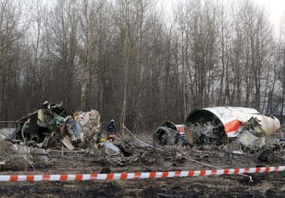 Los restos del avi&oacute;n que se estrell&oacute; el 10 de abril de 2010 en Smolensk. 